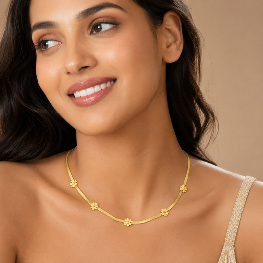 Daisy Flower Snake Chain Necklace